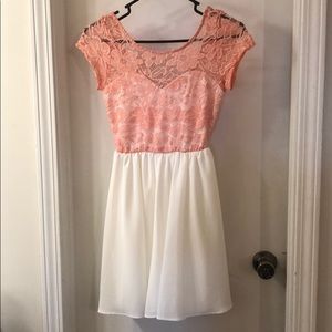 Cute summer style sweetheart neck with lace